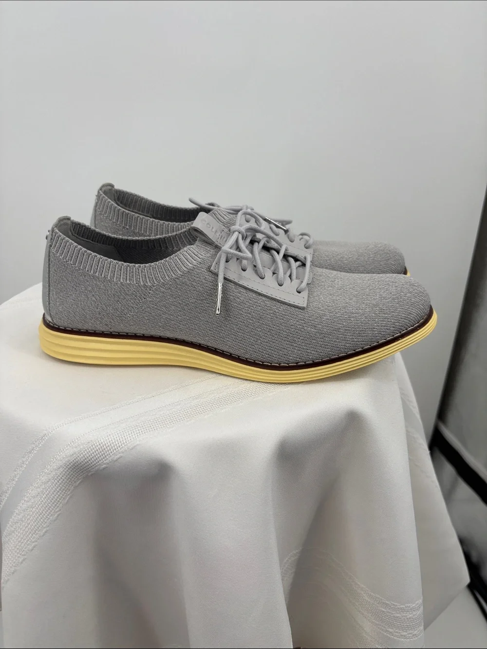 Cole Haan OriginalGrand Knit Sneakers Gray & Silver Women’s Size 8.5